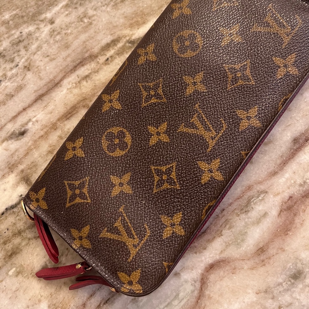 Louis Vuitton zippy wallet